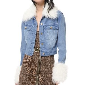 Faux-Fur Trimmed Cropped Denim Jacket in Angel Blue Wash